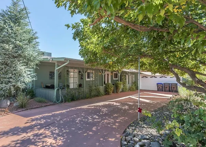 Holiday home Kapila Gardens Family Retreat W/ Private Pool Cottonwood