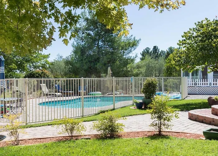 Kapila Gardens Family Retreat W/ Private Pool *