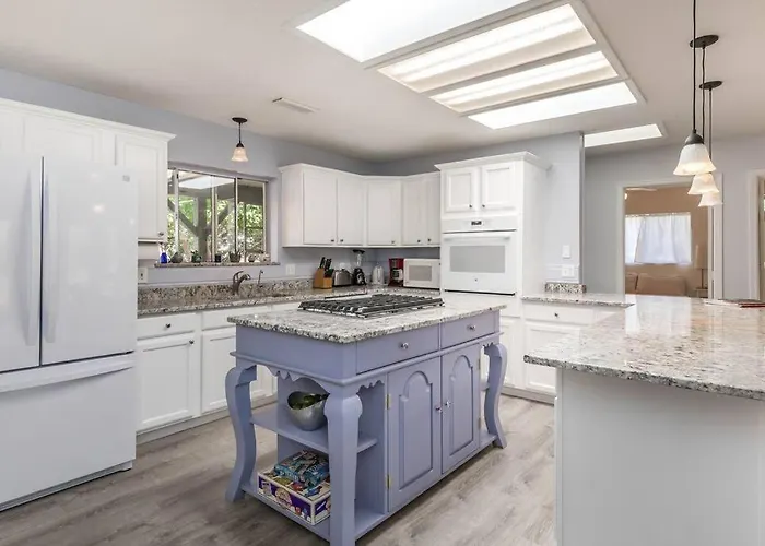 Kapila Gardens Family Retreat W/ Private Pool Cottonwood