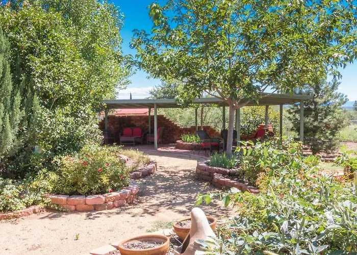 Holiday home Kapila Gardens Family Retreat W/ Private Pool *
