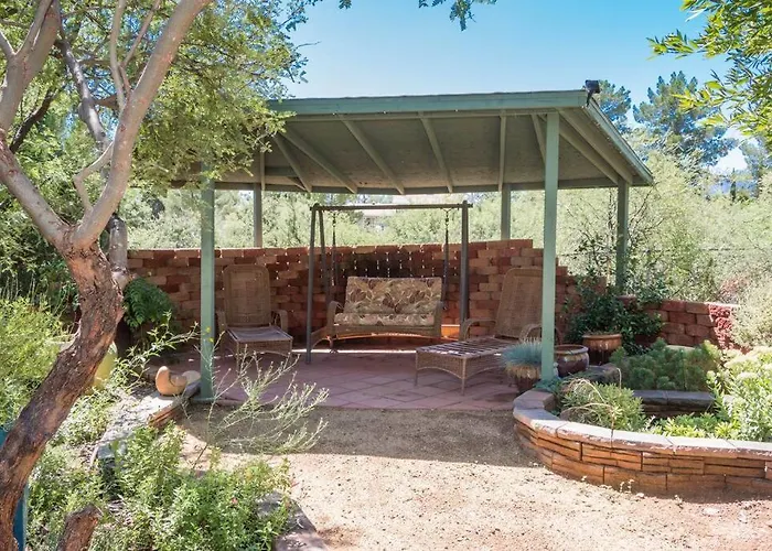 Kapila Gardens Family Retreat W/ Private Pool Holiday home *